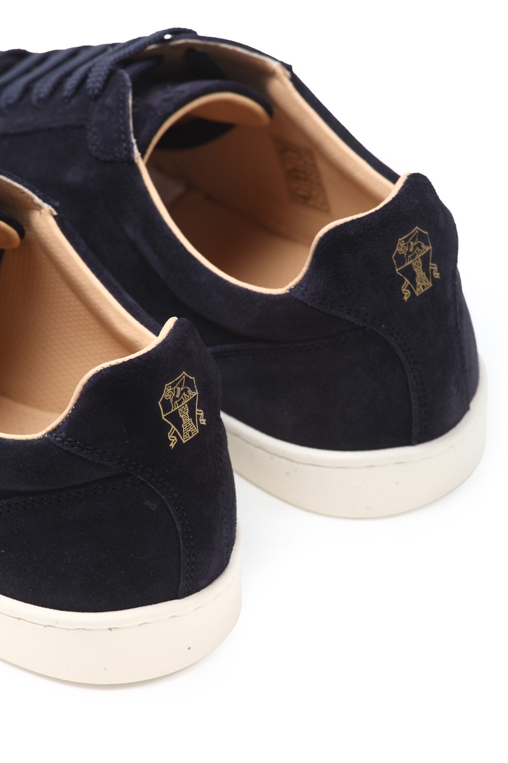shop BRUNELLO CUCINELLI Saldi Scarpe: Brunello Cucinelli sneakers in camoscio con suola in lattice.
Chiusura con lacci piatti in tessuto.
Fodera in pelle.
Suola in lattice naturale.
Fondo in gomma.
Composizione: 100% PELLE DI VITELLO.
Made in Italy.. MZUSILN311-C8144 number 6238418